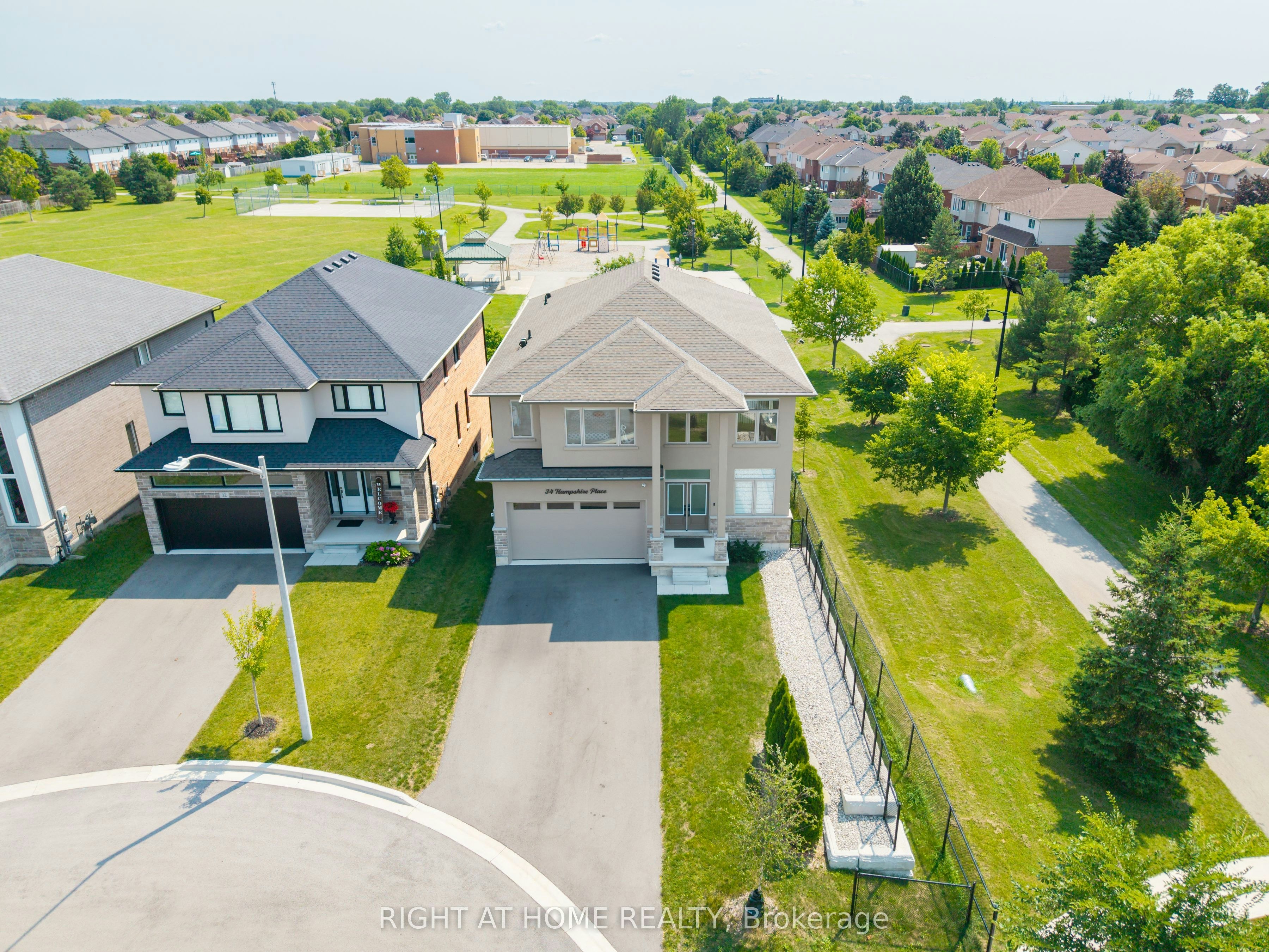 34 Hampshire Place, Hamilton, ON, L8J 3W8