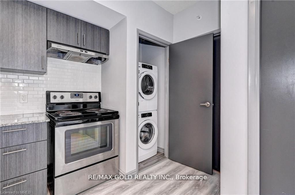 G304-275 Larch Street, Waterloo, ON, N2L 3R2 - 8