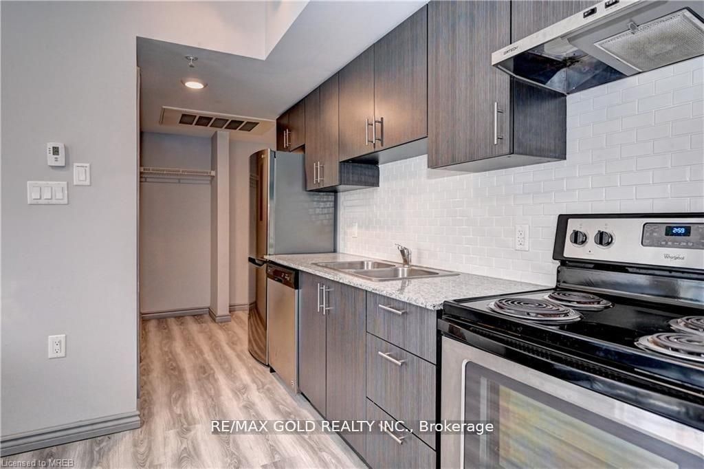 G304-275 Larch Street, Waterloo, ON, N2L 3R2 - 6