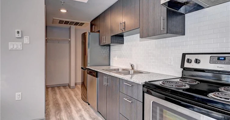 G304-275 Larch Street, Waterloo, ON, N2L 3R2 - 6
