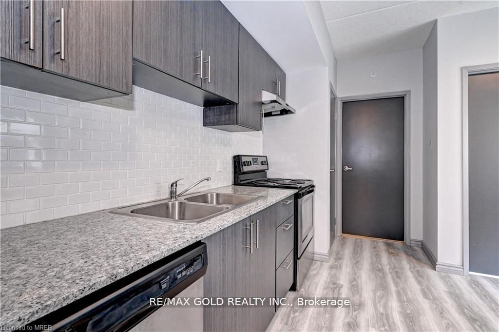 G304-275 Larch Street, Waterloo, ON, N2L 3R2 - 7