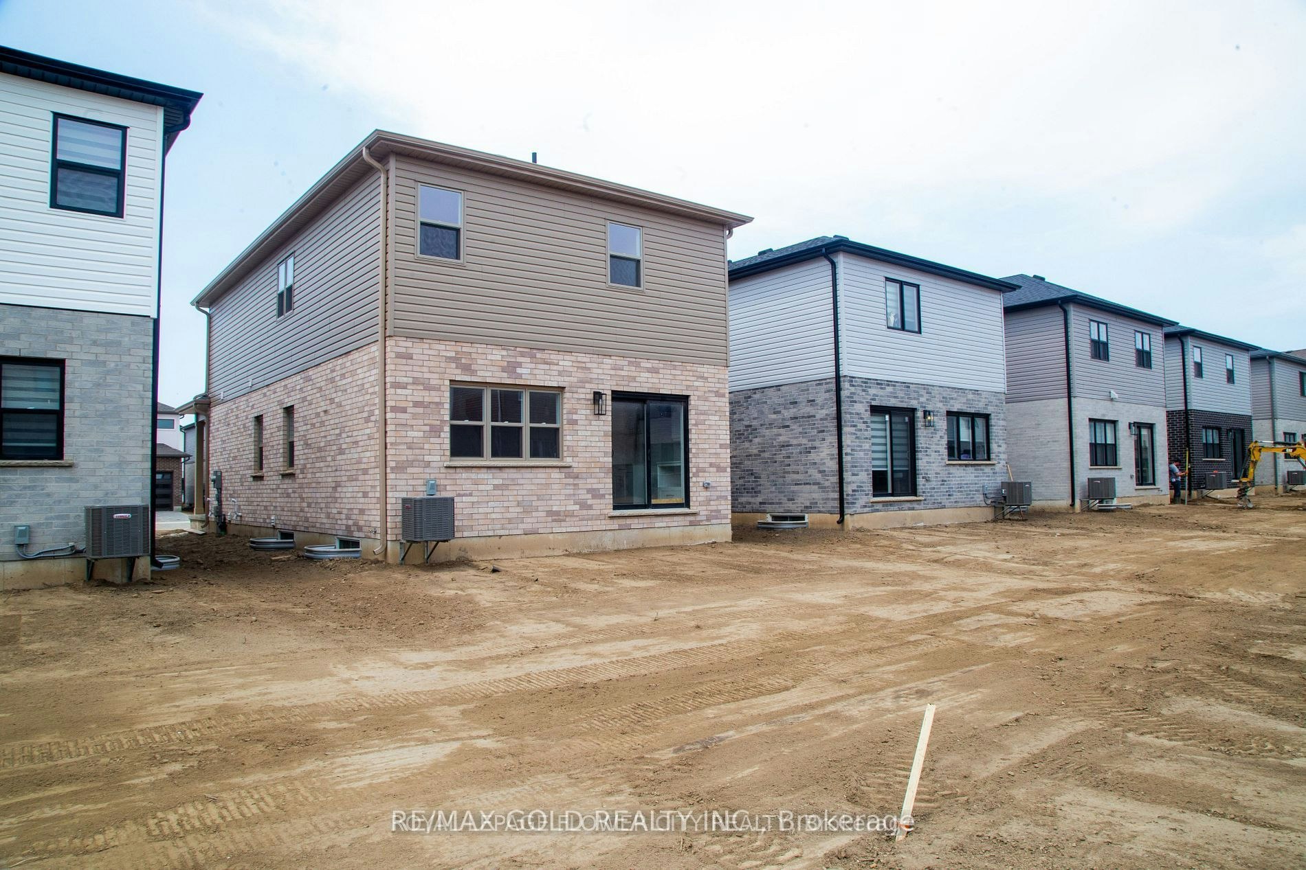 174 Byers Street, London, ON, N6L 0E9 - 5