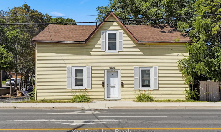 188 Dundas Street W