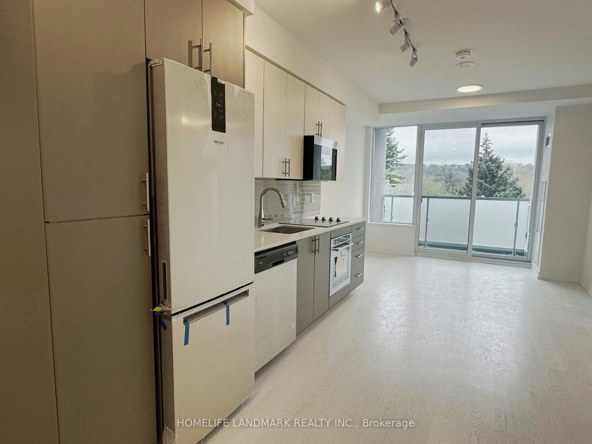 307-415 Main Street W, Hamilton, ON, L8P 1K5 - 3