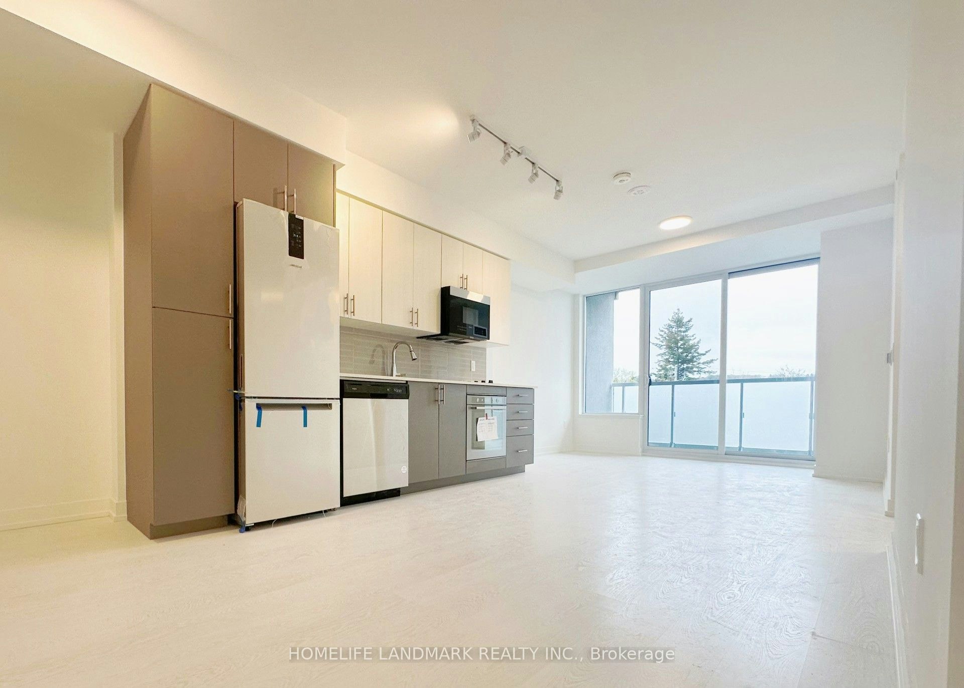 307-415 Main Street W, Hamilton, ON, L8P 1K5 - 4