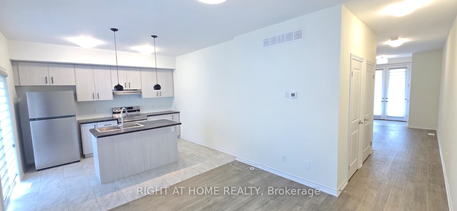 52-5672 Dorchester Road, Niagara Falls, ON, L2G 4Y8 - 5