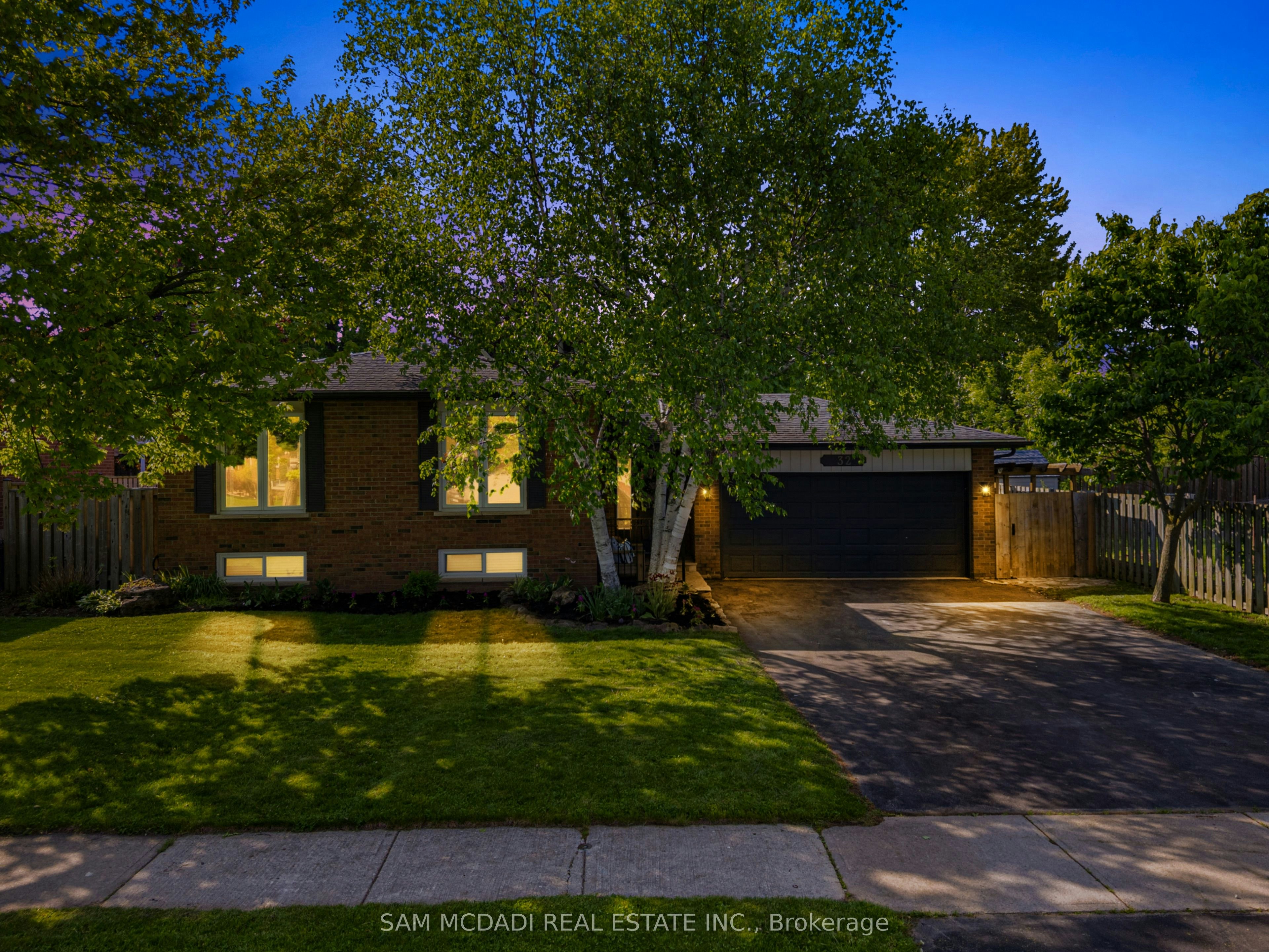 32 Milverton Close, Hamilton, ON, L8B 0A9