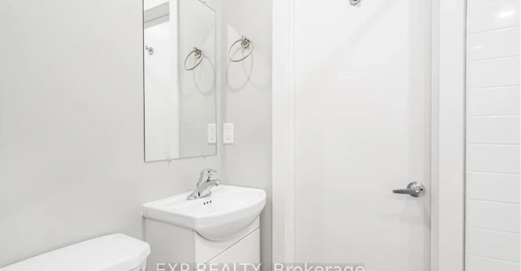 2-104 Wellington Street N, Hamilton, ON, L8R 1N3 - 4