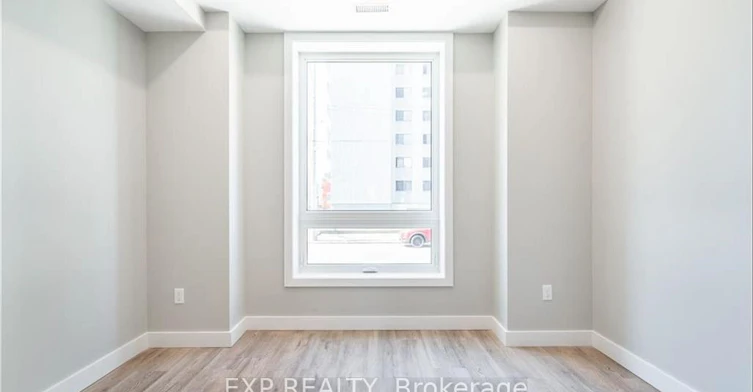 2-104 Wellington Street N, Hamilton, ON, L8R 1N3 - 3