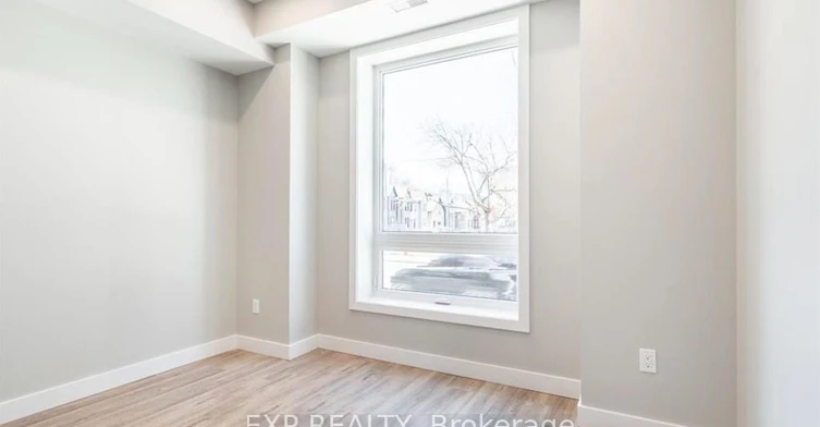 2-104 Wellington Street N, Hamilton, ON, L8R 1N3
