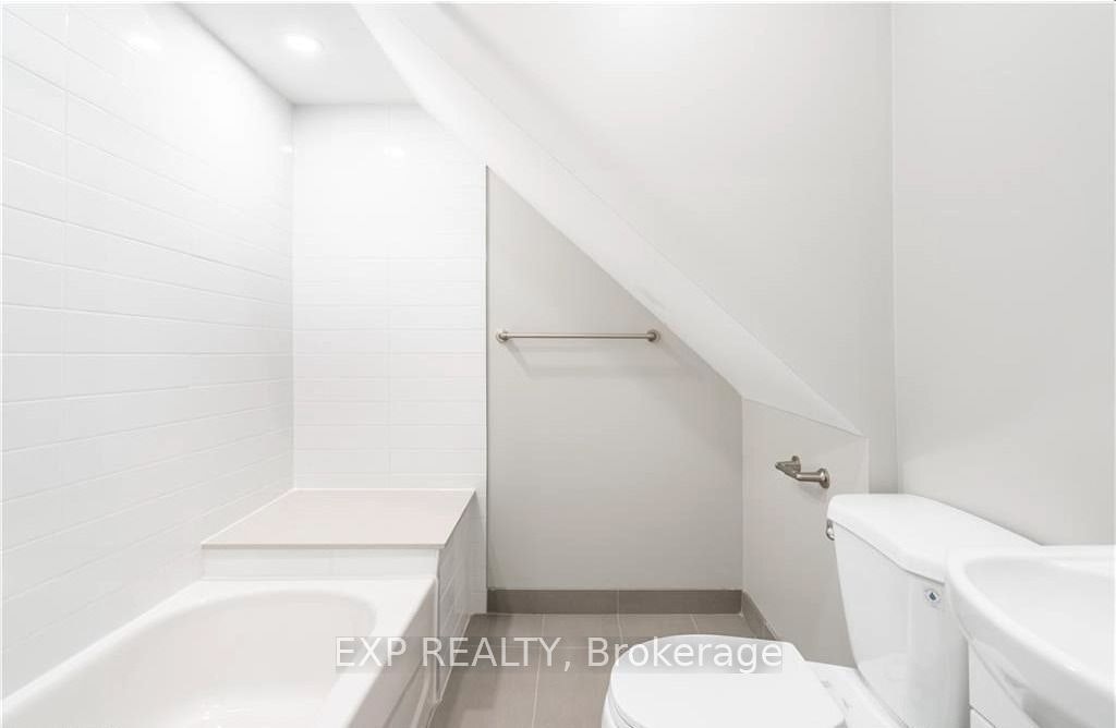 2-104 Wellington Street N, Hamilton, ON, L8R 1N3 - 5