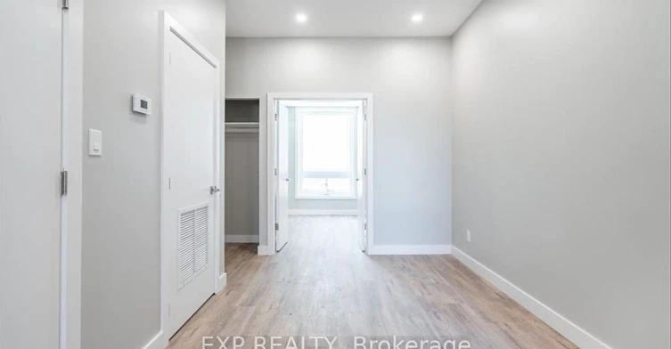 2-104 Wellington Street N, Hamilton, ON, L8R 1N3 - 10