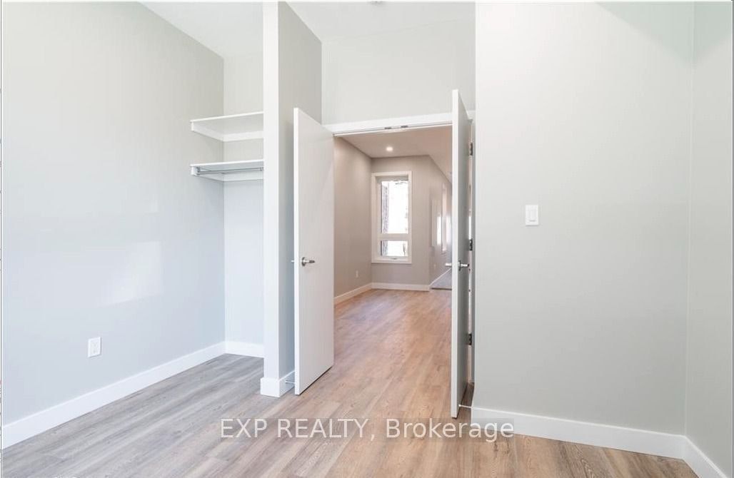 2-104 Wellington Street N, Hamilton, ON, L8R 1N3 - 2