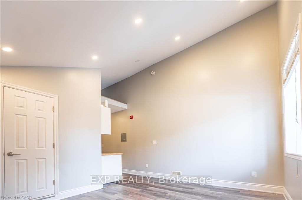 2-70 Victoria Avenue S, Hamilton, ON, L8N 2S7 - 6