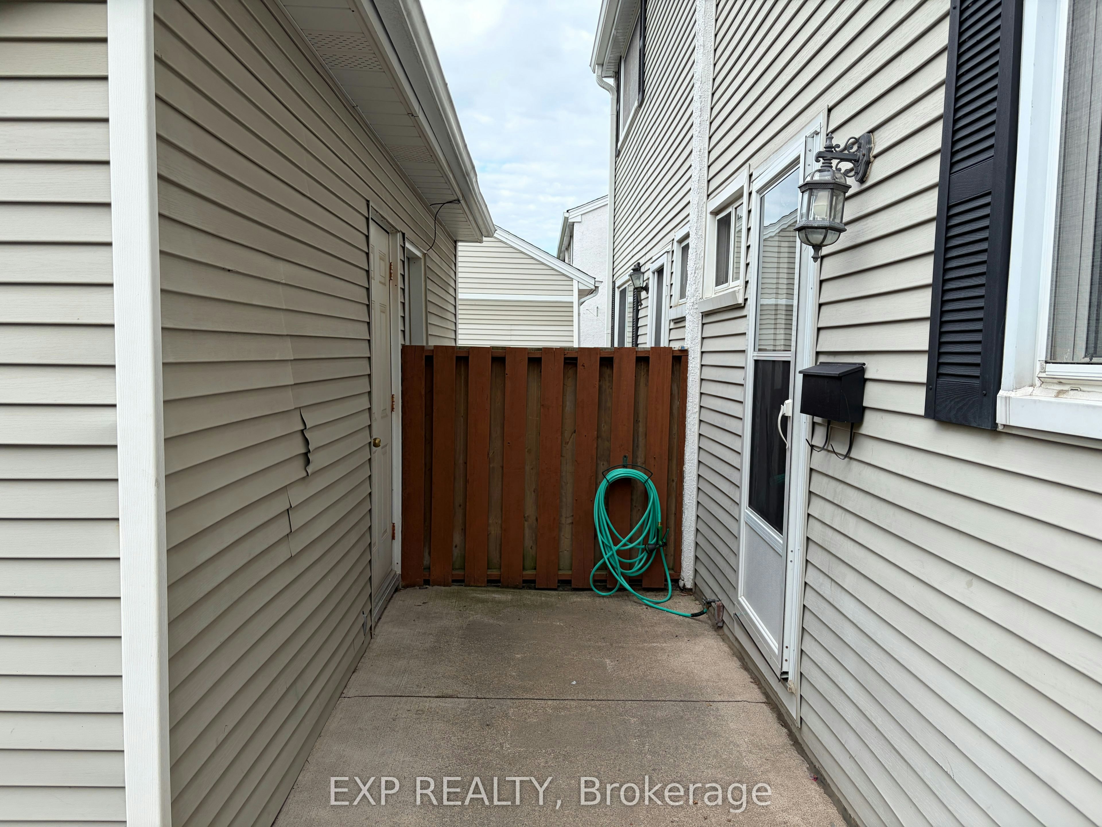 27-7001 Casey Street, Niagara Falls, ON, L2J 3G6 - 3
