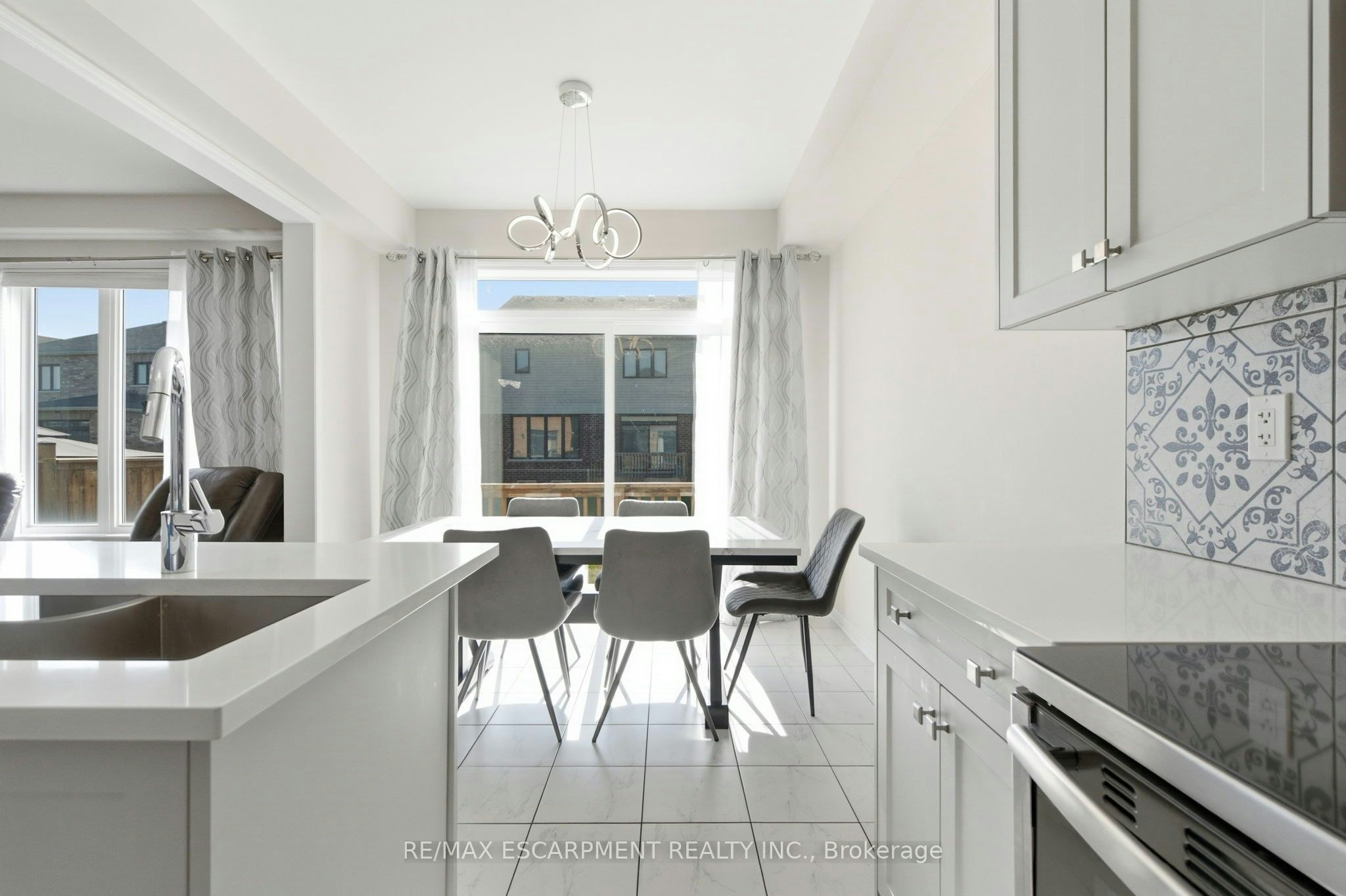 8 Magdalena Street, Hamilton, ON, L8K 5R9 - 14