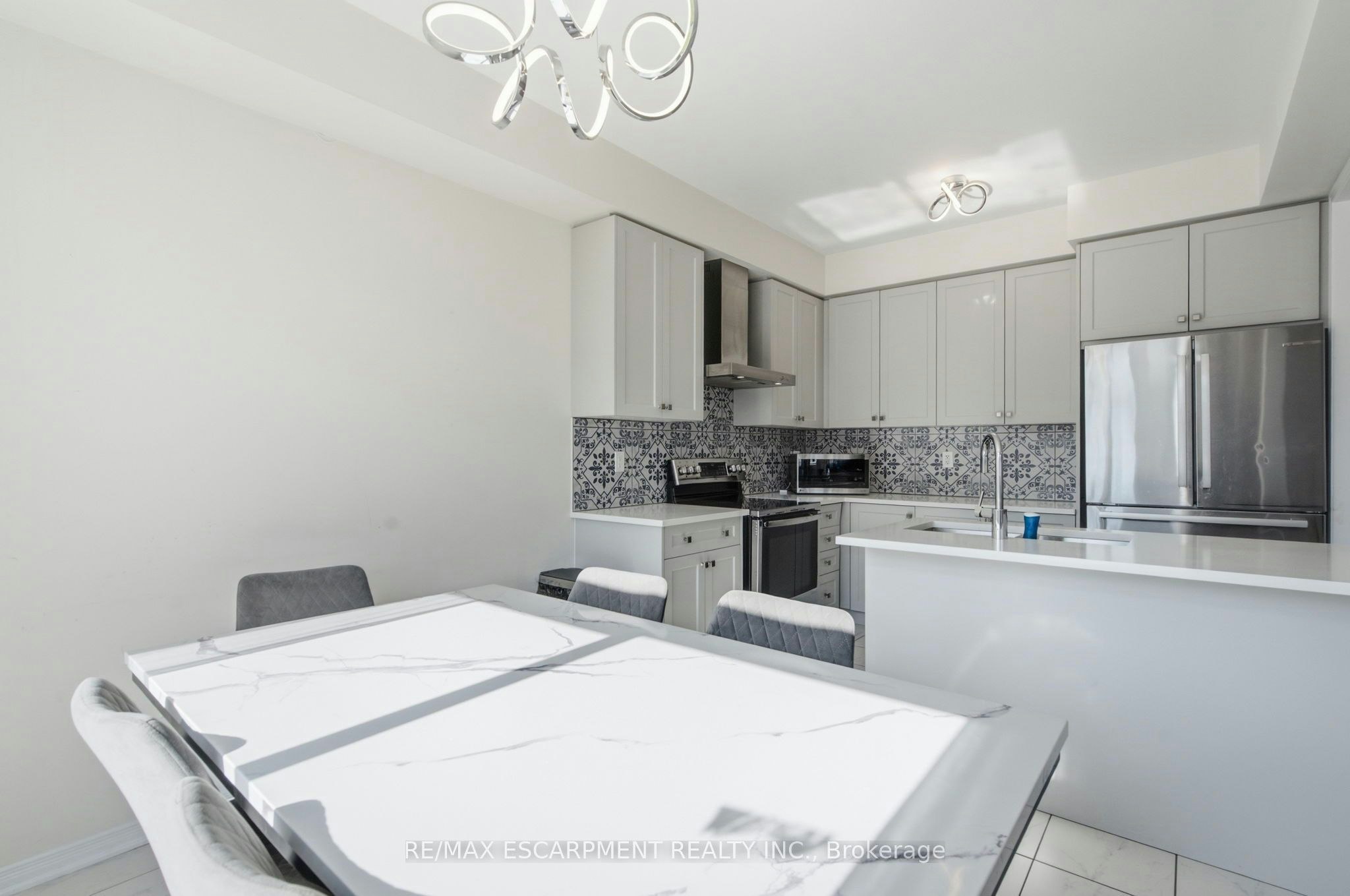 8 Magdalena Street, Hamilton, ON, L8K 5R9 - 11