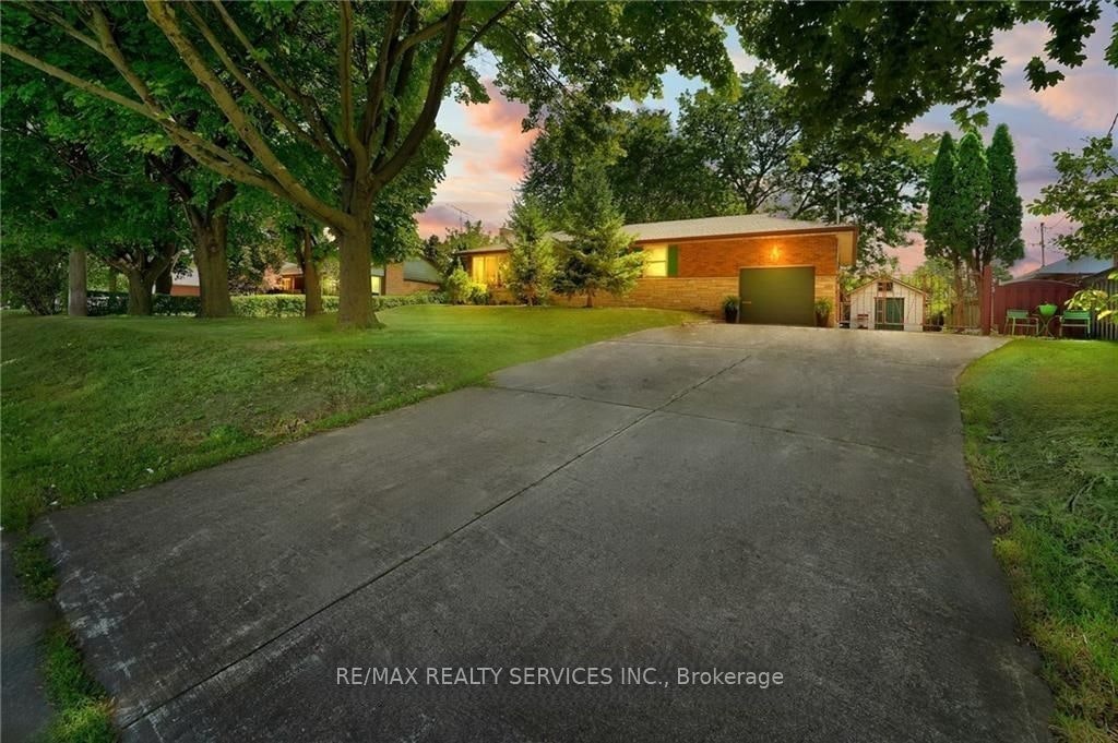 68 Rymal Road E, Hamilton, ON, L9B 1C1