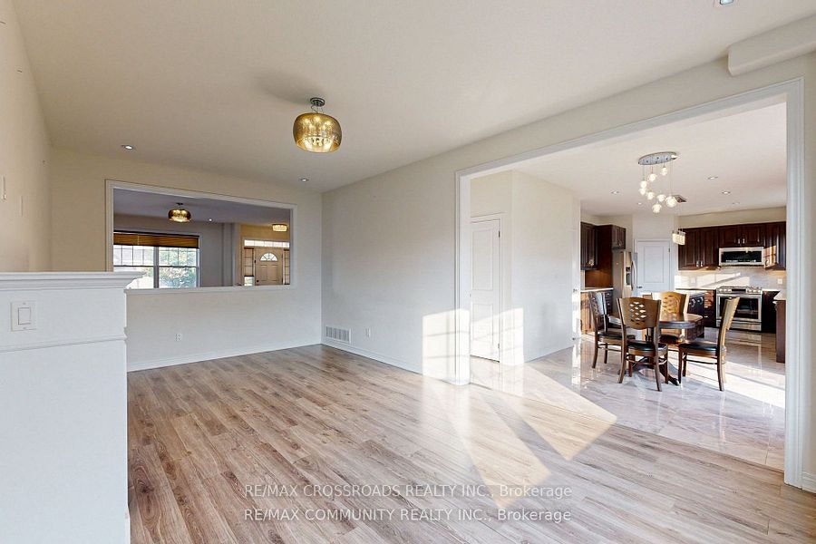 634 Grange Way, Peterborough, ON, K9H 7M1 - 8