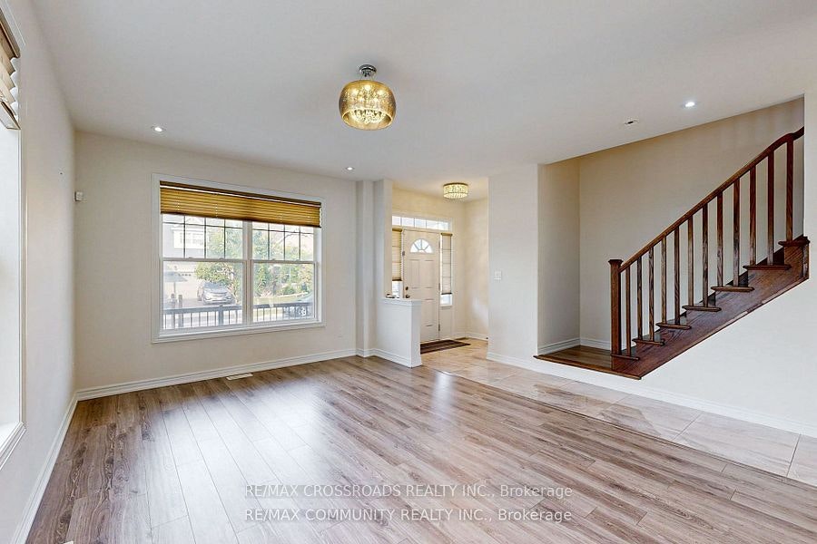 634 Grange Way, Peterborough, ON, K9H 7M1 - 4