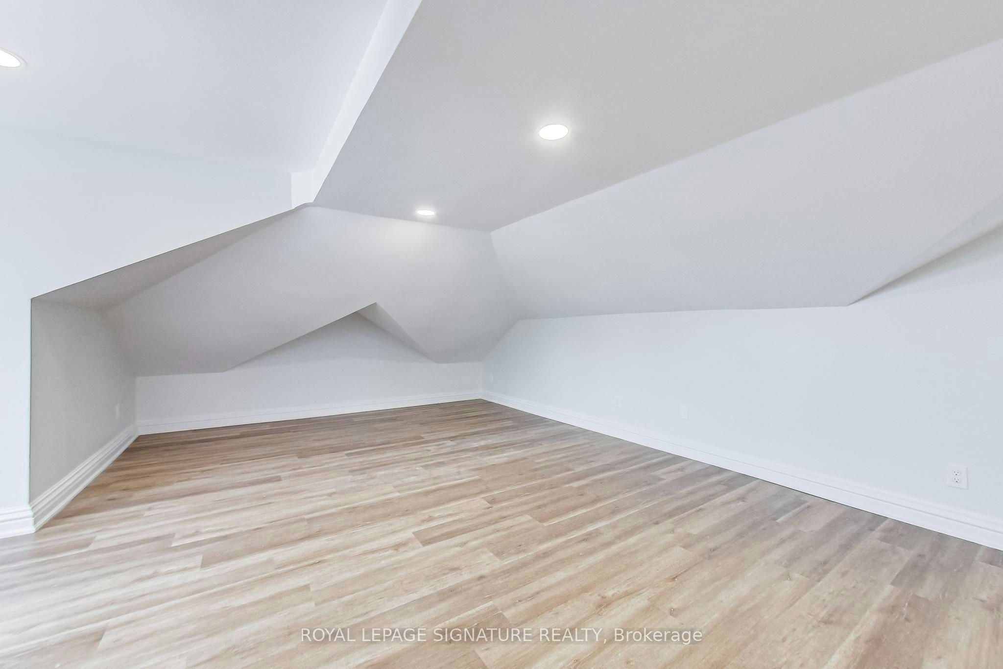 4-102 West Avenue S, Hamilton, ON, L8N 2S3 - 5