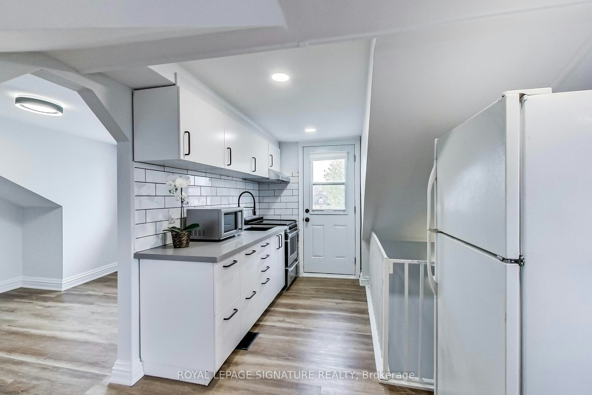 4-102 West Avenue S, Hamilton, ON, L8N 2S3 - 8
