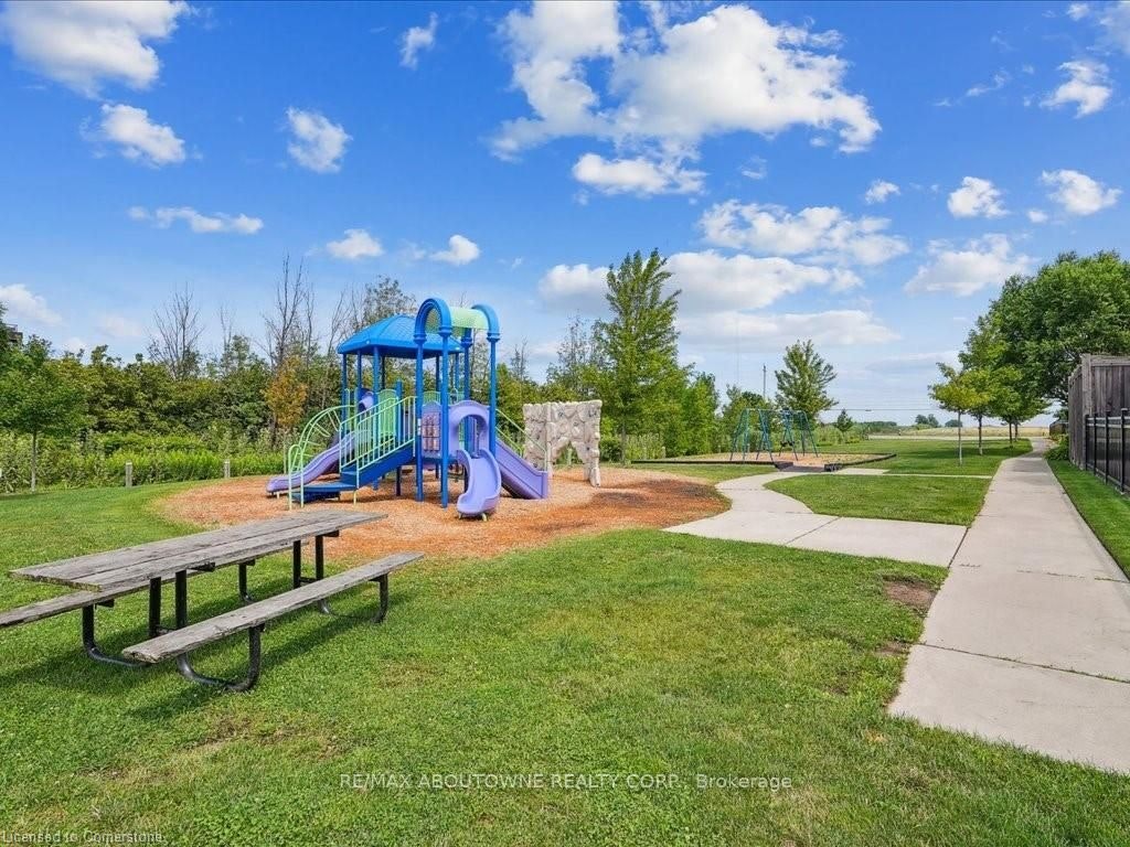 63B-541 Winston Road, Grimsby, ON, L3M 0C5 - 32