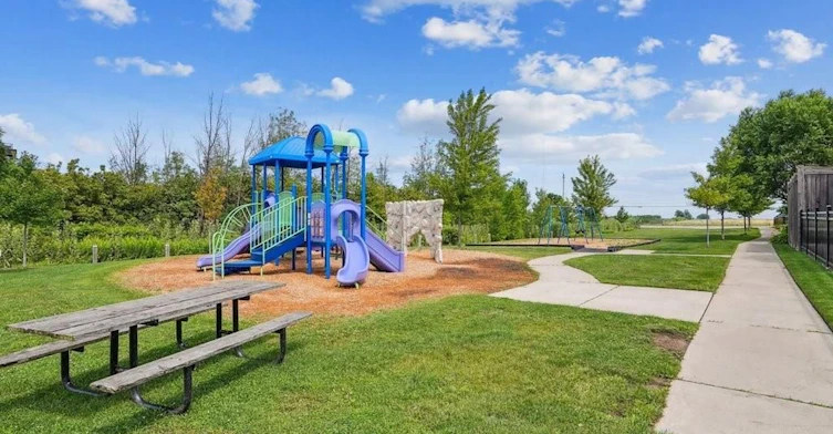 63B-541 Winston Road, Grimsby, ON, L3M 0C5 - 32
