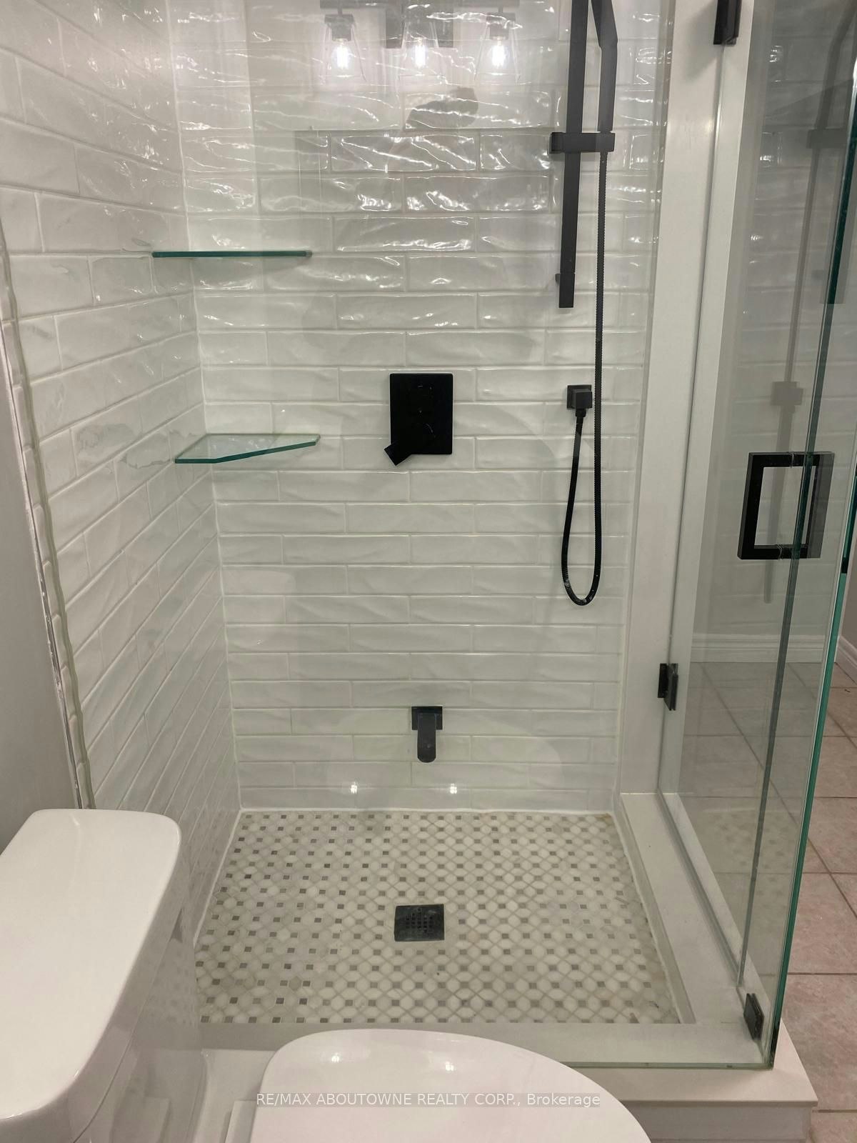 63B-541 Winston Road, Grimsby, ON, L3M 0C5 - 21
