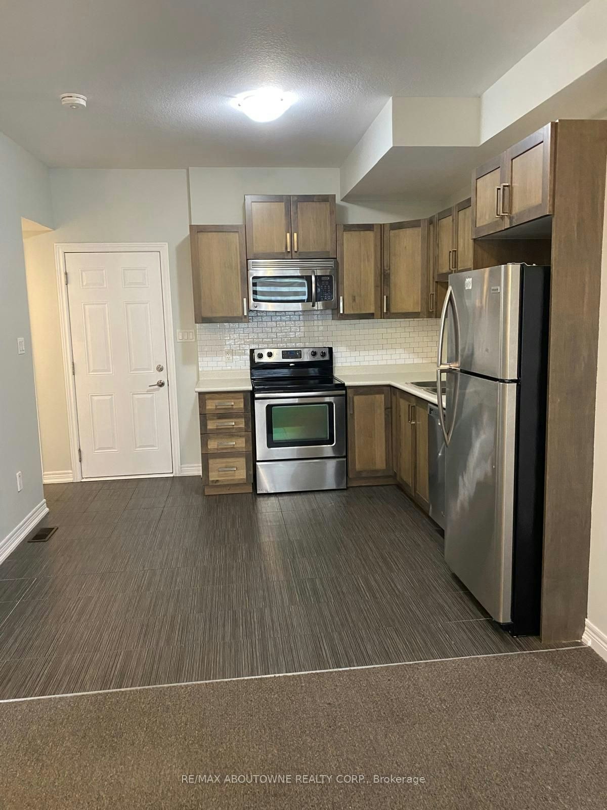 63B-541 Winston Road, Grimsby, ON, L3M 0C5 - 12