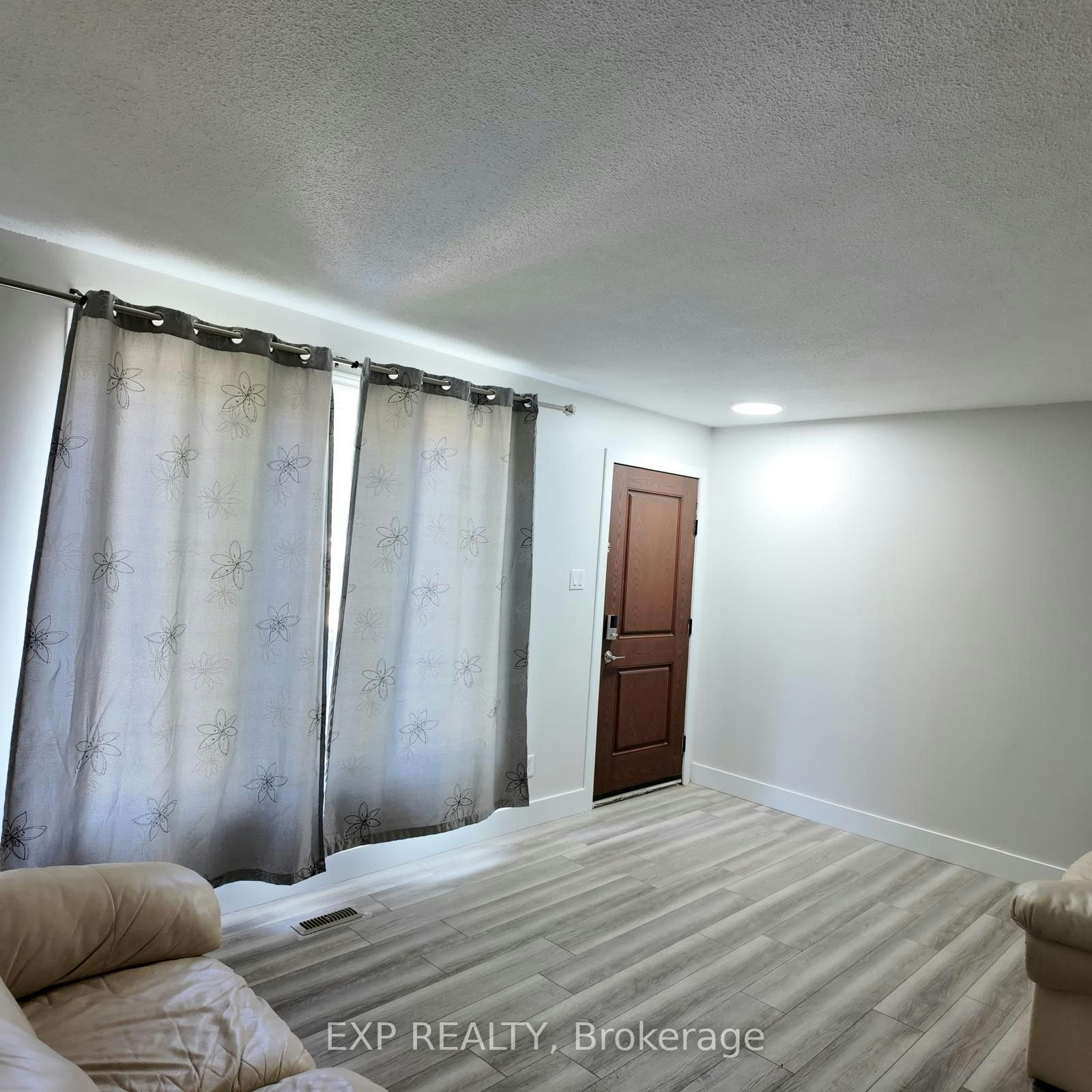 Upper-74 Almond Road, London, ON, N5Z 4C4 - 3