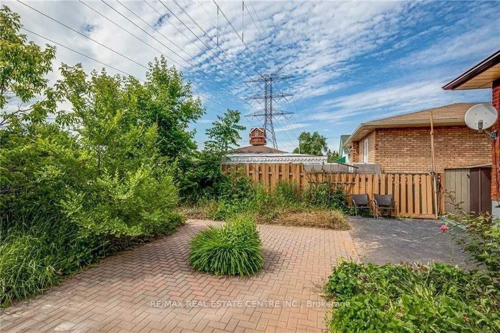 Bsmt-49 Selkirk Avenue, Hamilton, ON, L8H 5L6 - 5
