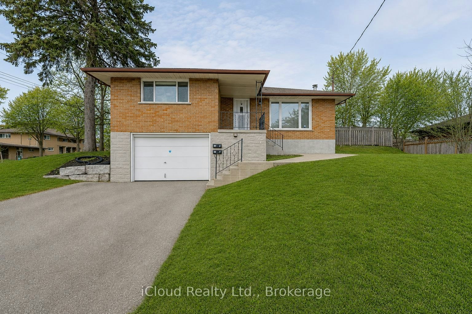 28 Hoffman Street, Kitchener, ON, N2M 3M7