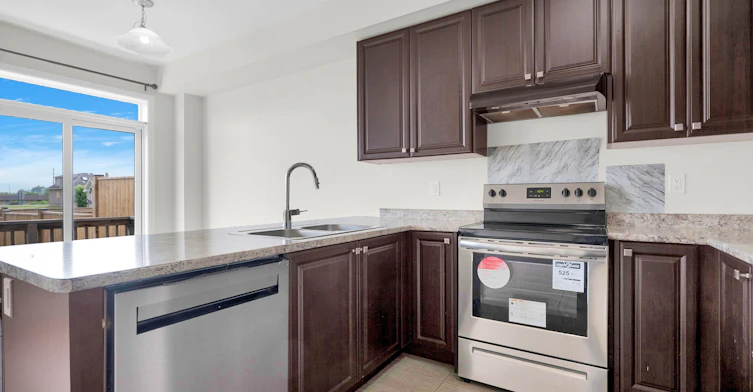 216 Explorer Way, Thorold, ON, L2V 0K2 - 17