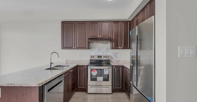 216 Explorer Way, Thorold, ON, L2V 0K2 - 16