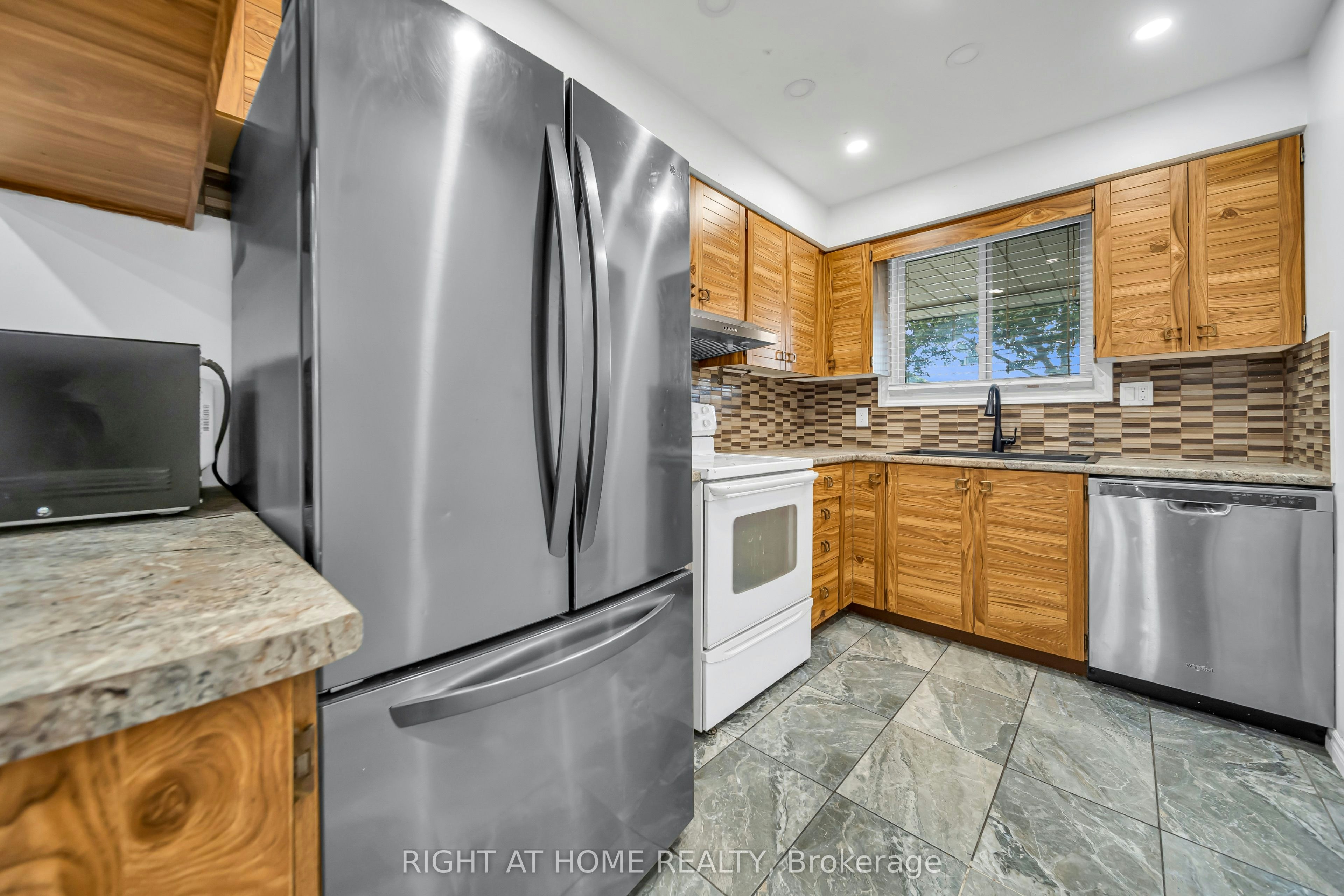 115 Countryside (Main Only) Crescent, Kitchener, ON, N2E 2S8 - 11