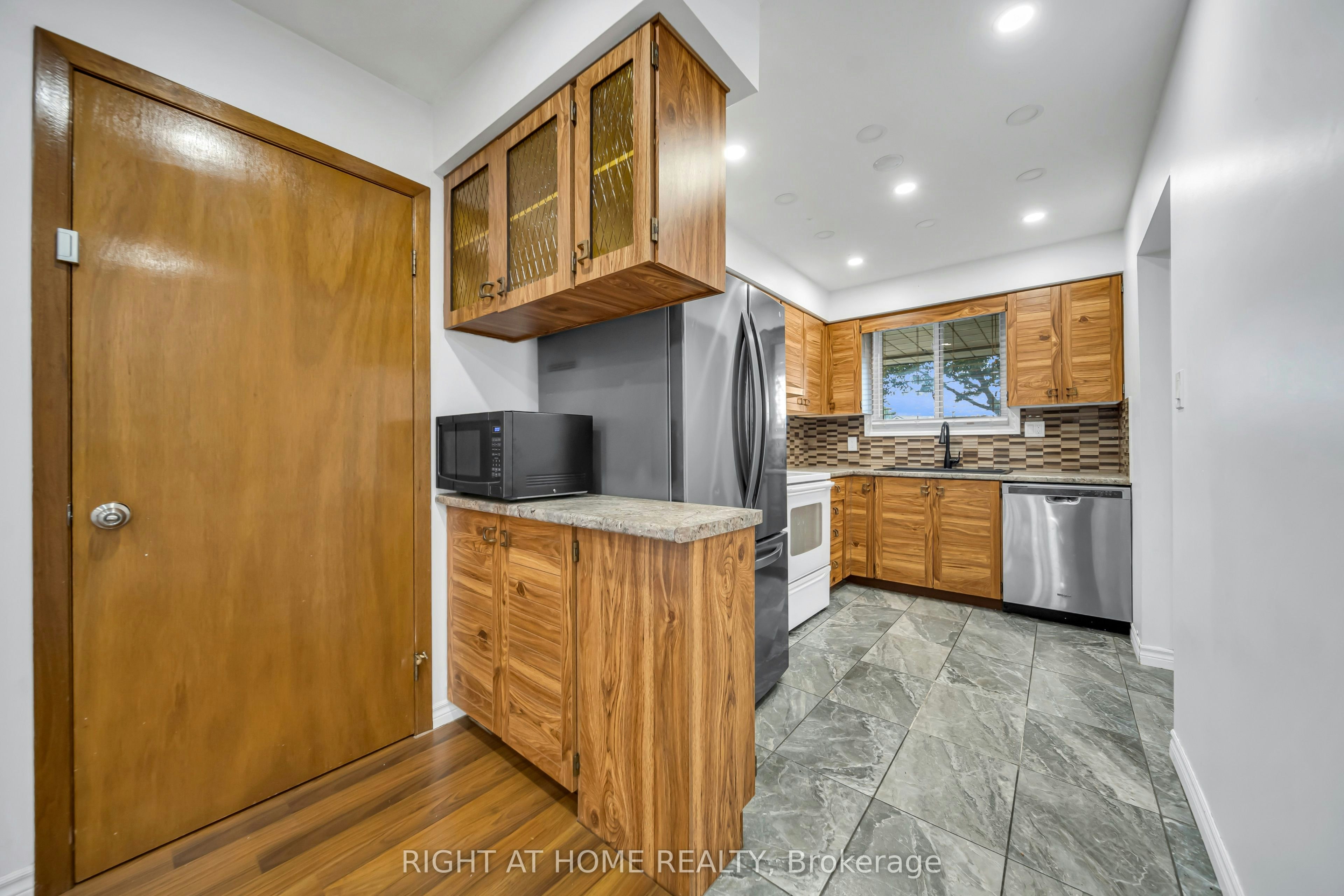 115 Countryside (Main Only) Crescent, Kitchener, ON, N2E 2S8 - 13