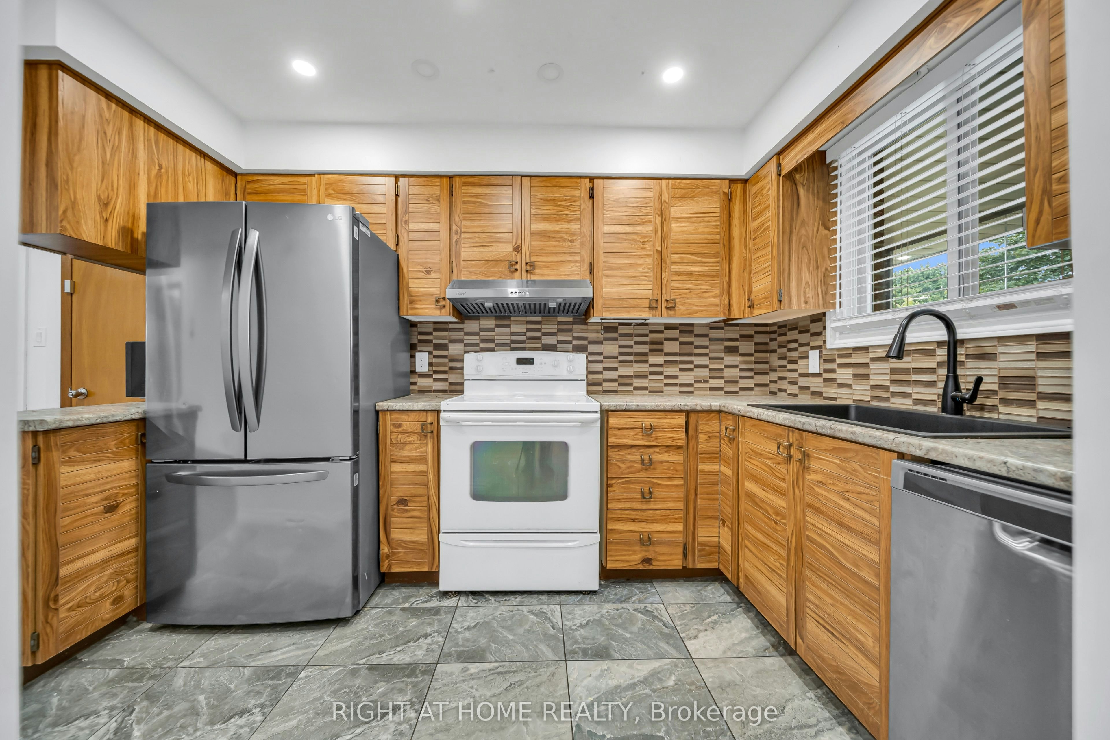 115 Countryside (Main Only) Crescent, Kitchener, ON, N2E 2S8 - 12