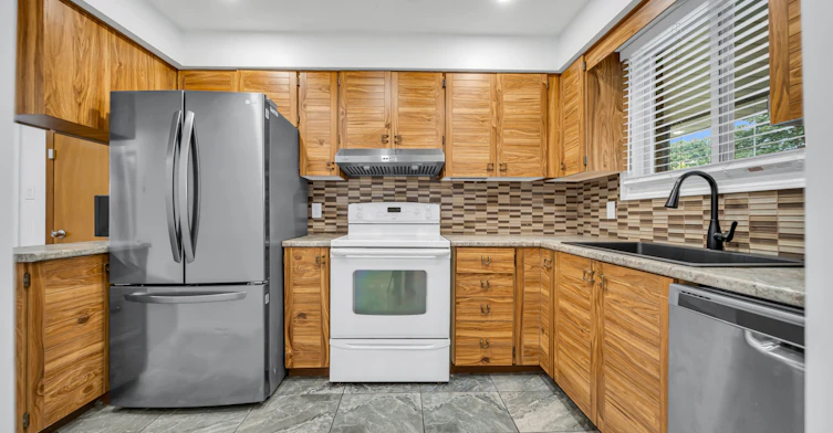 115 Countryside (Main Only) Crescent, Kitchener, ON, N2E 2S8 - 12