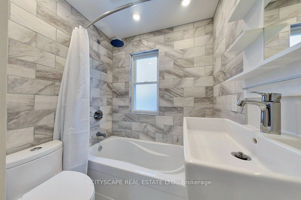 39 Holton Avenue N, Hamilton, ON, L8L 6H3 - 19