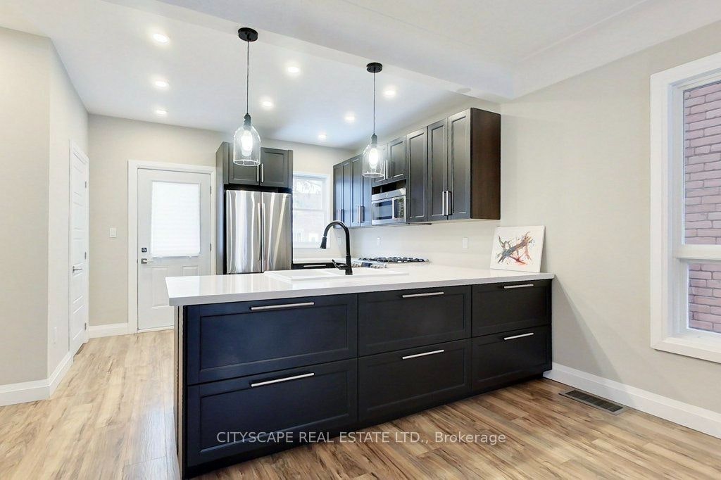 39 Holton Avenue N, Hamilton, ON, L8L 6H3