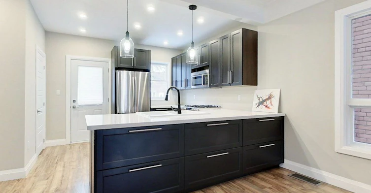 39 Holton Avenue N, Hamilton, ON, L8L 6H3