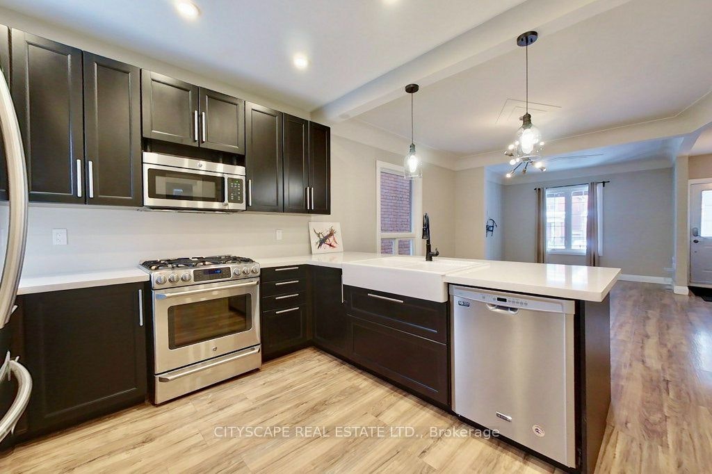 39 Holton Avenue N, Hamilton, ON, L8L 6H3 - 4