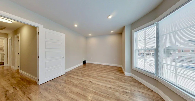 39 Holton Avenue N, Hamilton, ON, L8L 6H3 - 12