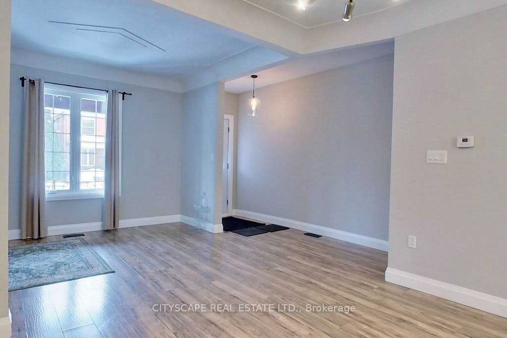 39 Holton Avenue N, Hamilton, ON, L8L 6H3 - 9