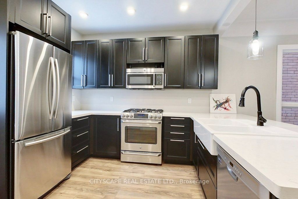 39 Holton Avenue N, Hamilton, ON, L8L 6H3 - 3