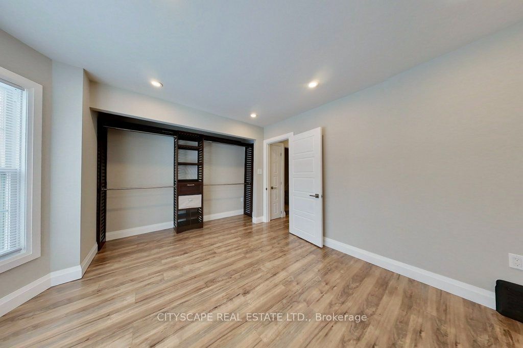 39 Holton Avenue N, Hamilton, ON, L8L 6H3 - 11