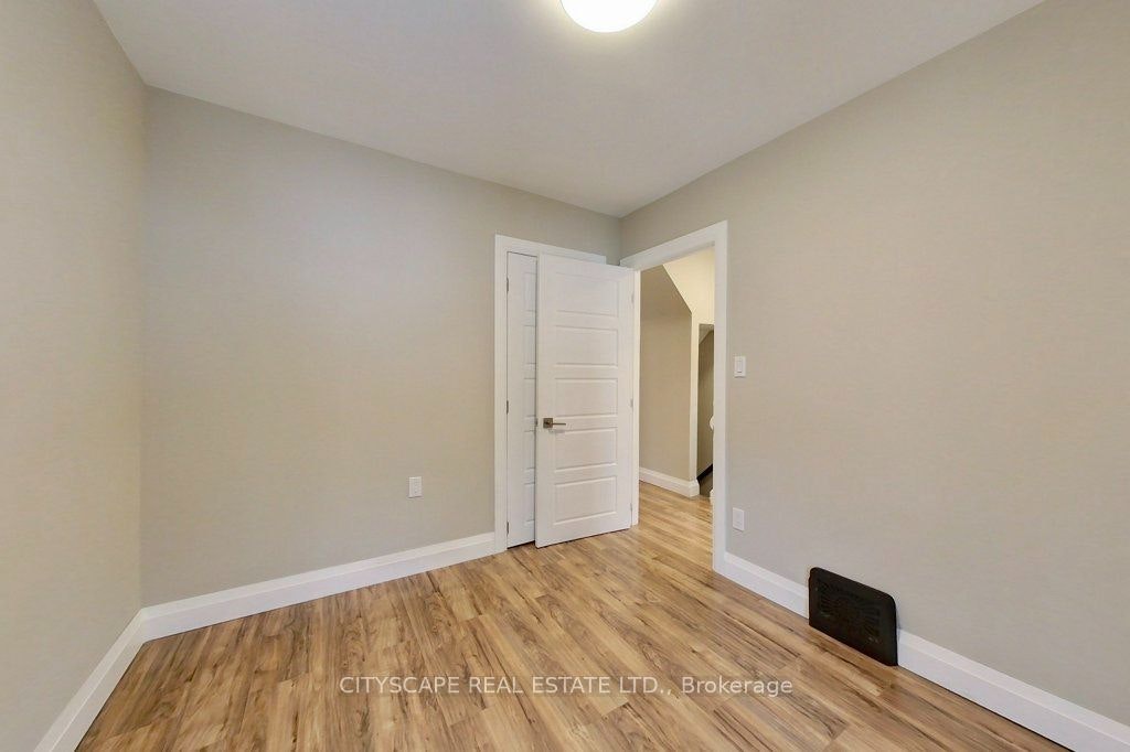 39 Holton Avenue N, Hamilton, ON, L8L 6H3 - 14