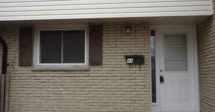 49-211 Veronica Drive, Kitchener, ON, N2A 2R8 - 2