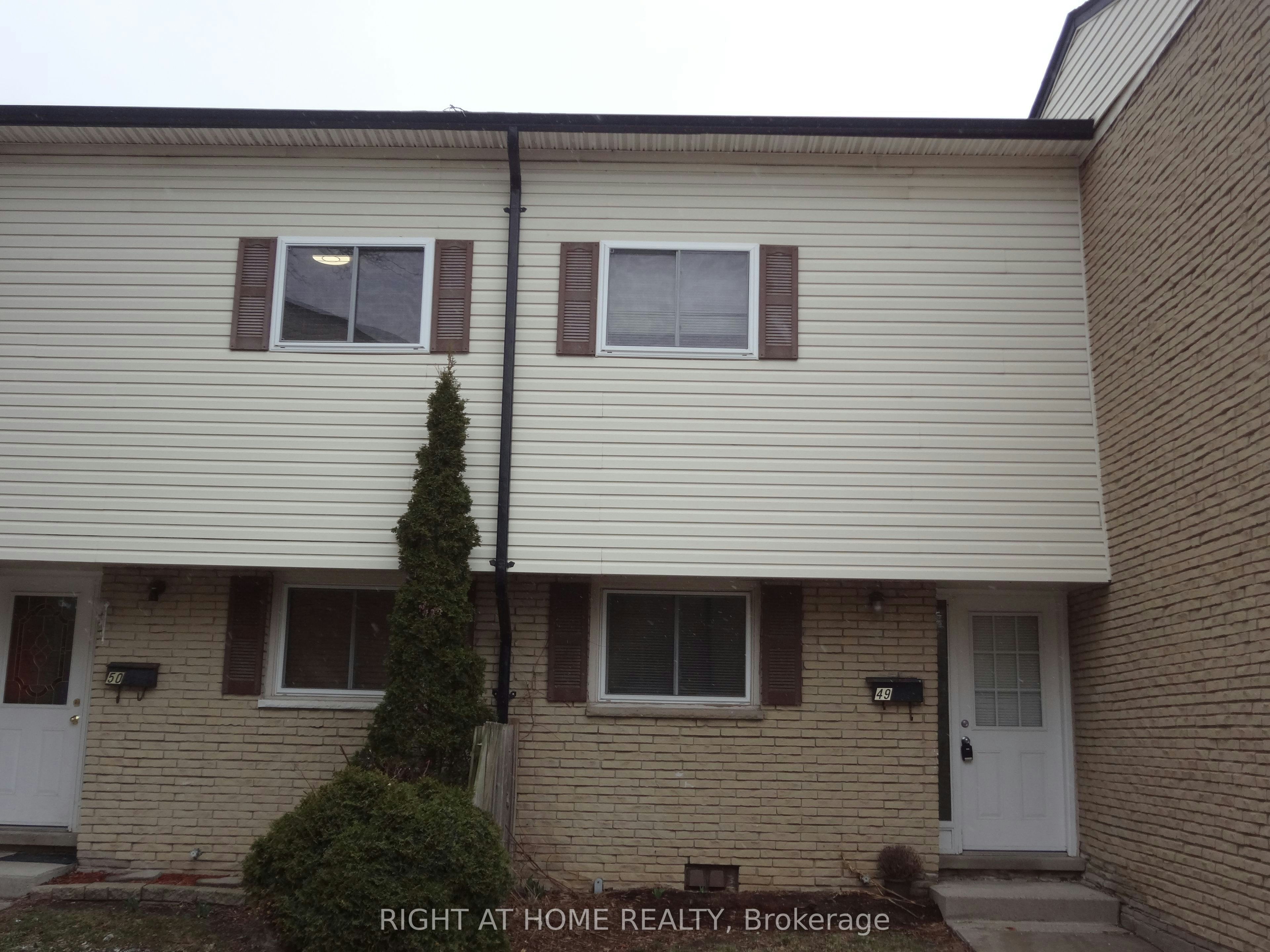 49-211 Veronica Drive, Kitchener, ON, N2A 2R8